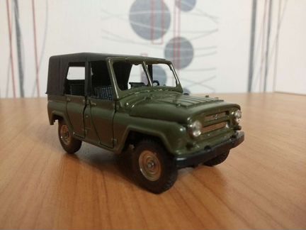 Модель УАЗ 1:43 сссср