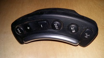 Блок кнопок на руле Range Rover Vogue 3