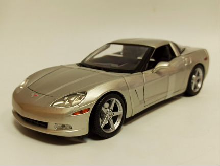 Chevrolet Corvette C6 2005 Coupe Silver 1:18