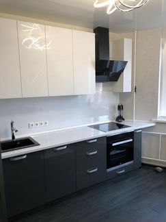 Кухня угловая новая. Итальянский глянец пластик