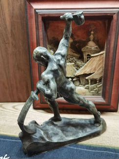 Статуэтка бронза тяжёлая Антиквариат