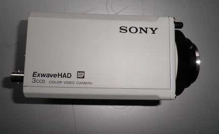Камера Sony DXC-990P