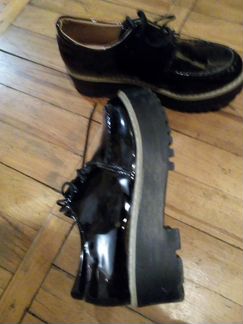 Лакированные ботинки