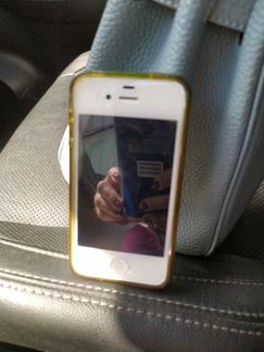 Телефон iPhone 4