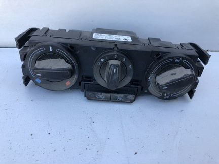 Блок управления печкой на Шкода Рапид