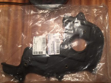 13568AA035 Subaru передняя левая крышка грм