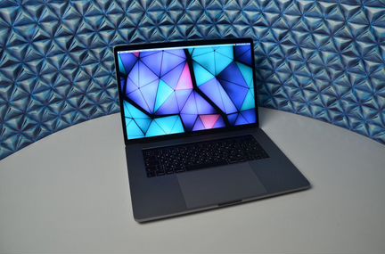 MacBook Pro 15 2017 256Gb Space Gray 53 цикла