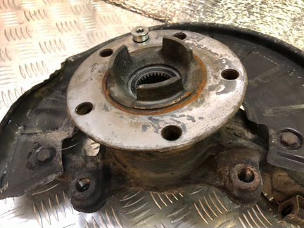 Кулак поворотный передний правый Volkswagen