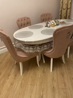Кухонный стол и стулья