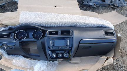 Торпеда, передняя панель внутрення для VW Jetta 6