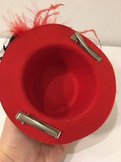 Шляпка на заколке, карнавальная шляпка