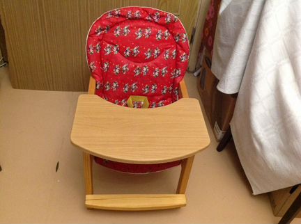 Стул-стол для кормления малышей