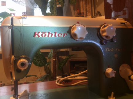 Швейная ножная машинка