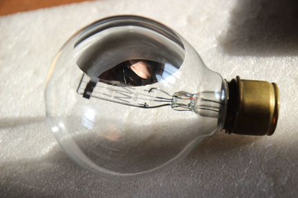 Прожекторная лампа 127В 250Вт пжз-127-250