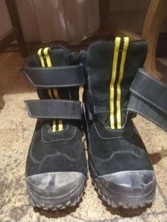 Ботинки зимние для мальчиков 35 р
