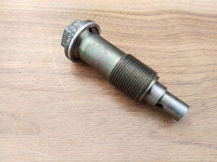 Болт (натяжитель) цепи грм двигателя Mercedes OM64