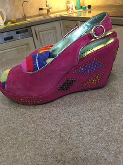 Босоножки розовые