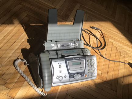 Факс Panasonic KX-FP143