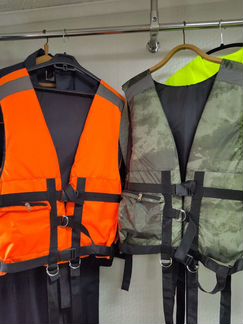 Спасательный жилет