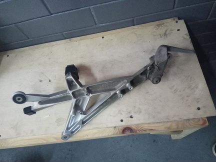 Кронштейн подножек правый для BMW К1200GT K1300GT