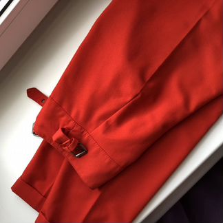 Красные брюки bershka